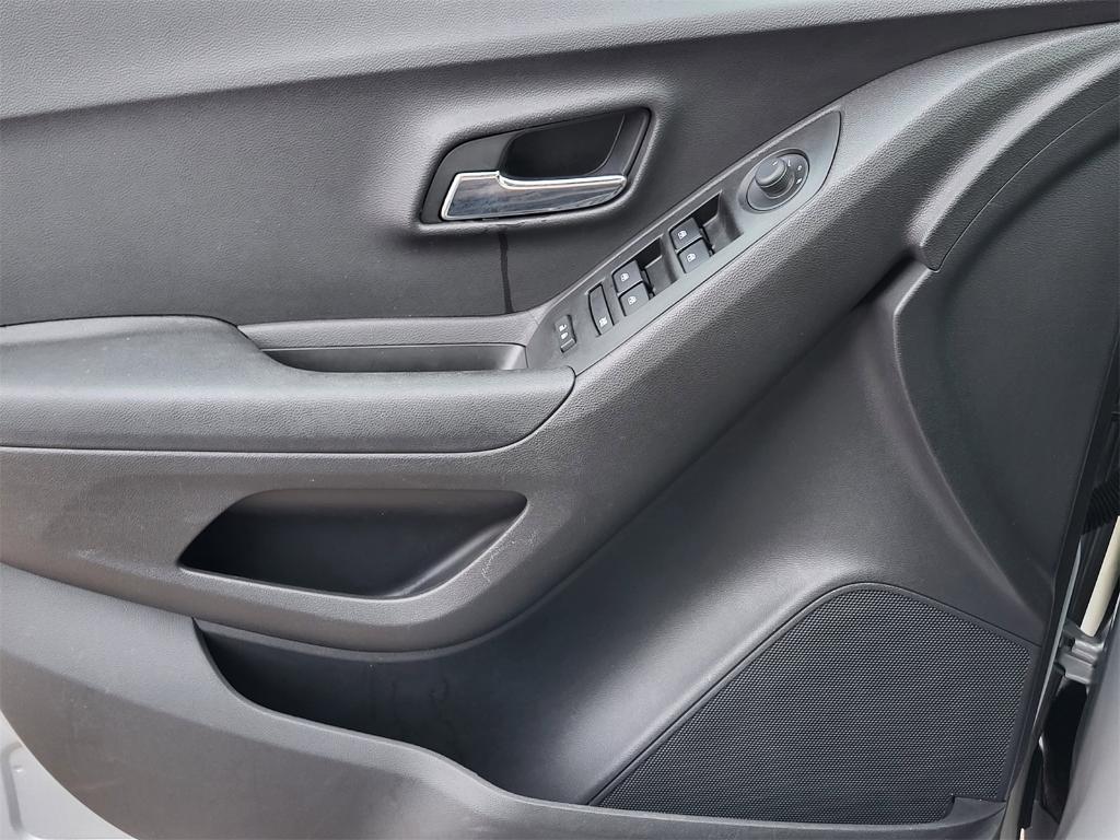 used 2020 Chevrolet Trax car, priced at $15,183