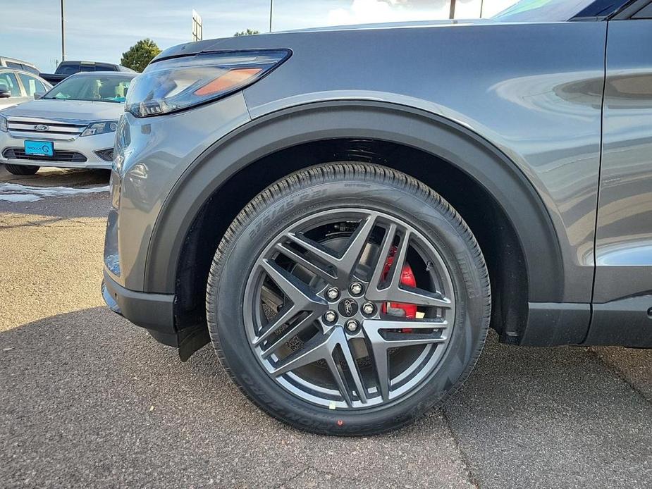 new 2025 Ford Explorer car, priced at $60,394