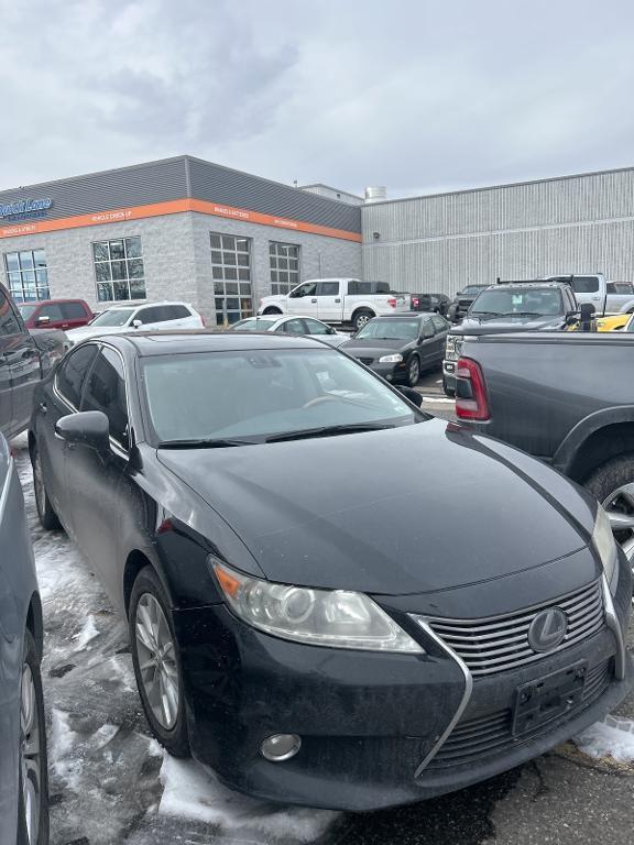 used 2013 Lexus ES 300h car, priced at $14,091