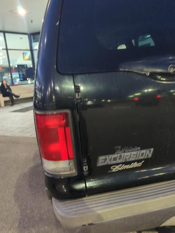 used 2000 Ford Excursion car, priced at $8,592