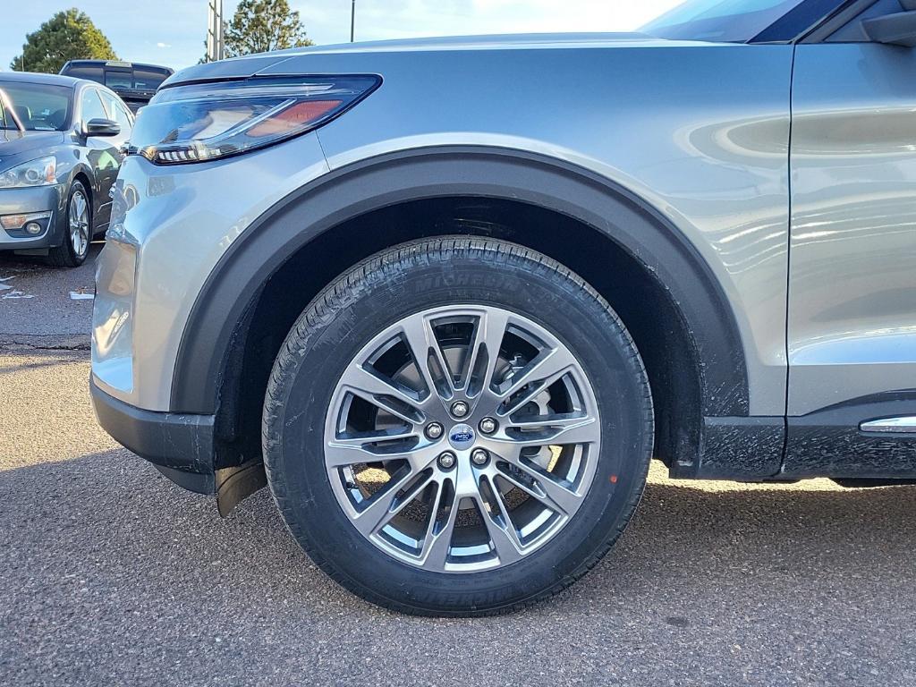 new 2025 Ford Explorer car, priced at $49,559