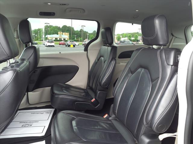 used 2022 Chrysler Pacifica car