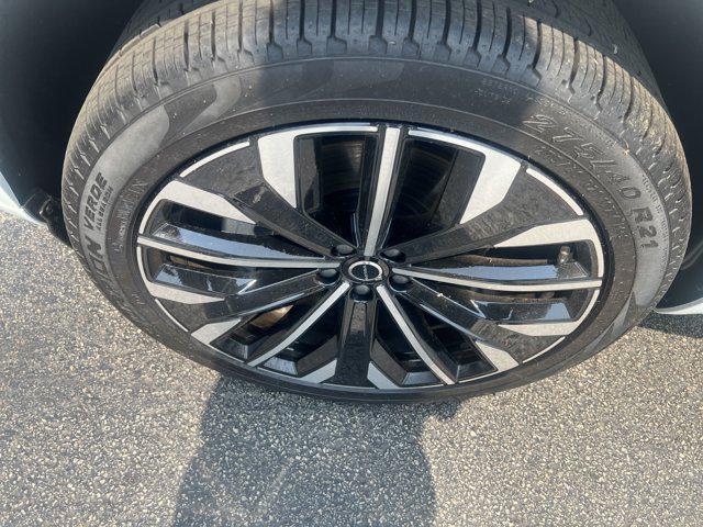 used 2025 Volvo XC90 car, priced at $59,490