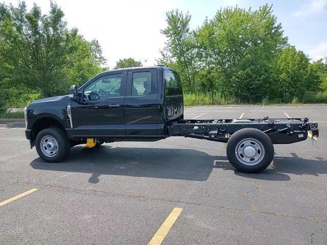 new 2024 Ford F-350 car, priced at $55,695