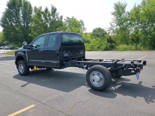 new 2024 Ford F-350 car, priced at $55,695