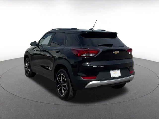 used 2025 Chevrolet TrailBlazer car, priced at $22,021