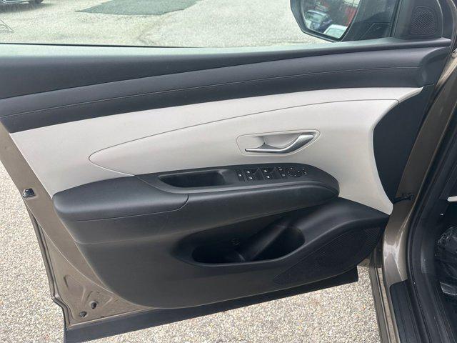 used 2025 Hyundai TUCSON Hybrid car, priced at $28,361