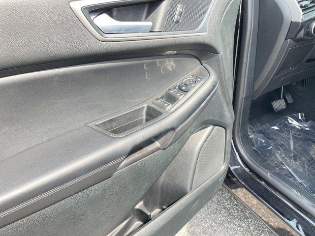 used 2024 Ford Edge car, priced at $30,015