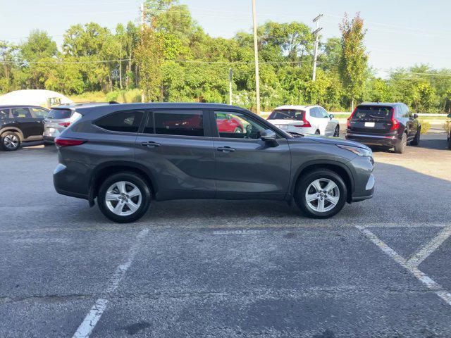 used 2023 Toyota Highlander car, priced at $33,513