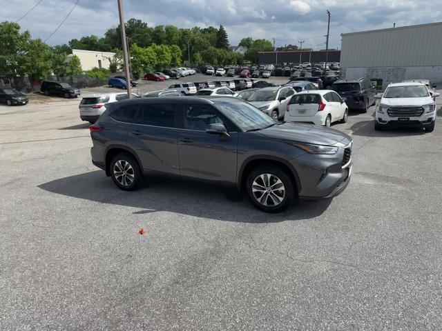 used 2023 Toyota Highlander car, priced at $36,855