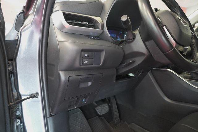 used 2021 Toyota Highlander car, priced at $33,995