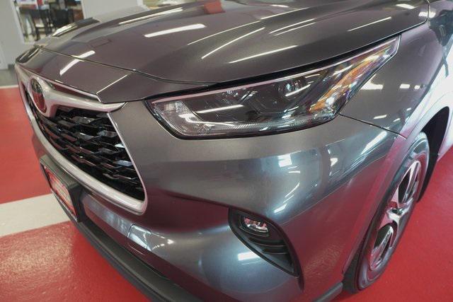 used 2021 Toyota Highlander car, priced at $33,995