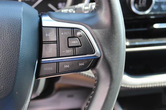 used 2021 Toyota Highlander car, priced at $31,995