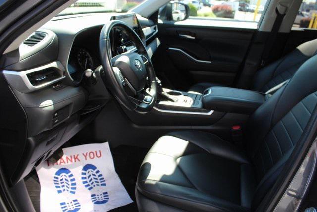 used 2021 Toyota Highlander car, priced at $31,995