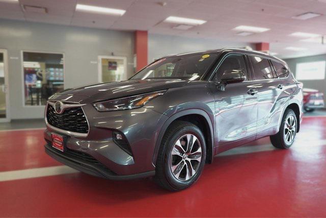 used 2021 Toyota Highlander car, priced at $33,995