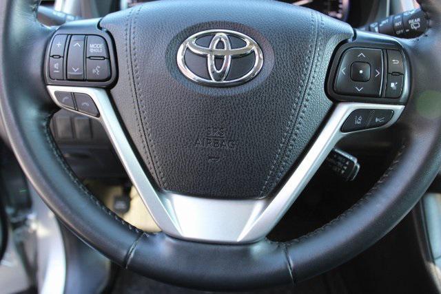 used 2019 Toyota Highlander car, priced at $27,995