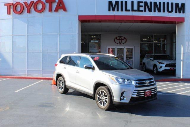 used 2019 Toyota Highlander car, priced at $27,995