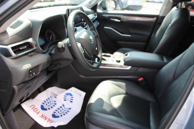 used 2021 Toyota Highlander car, priced at $35,995