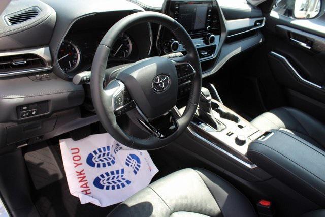 used 2021 Toyota Highlander car, priced at $35,995