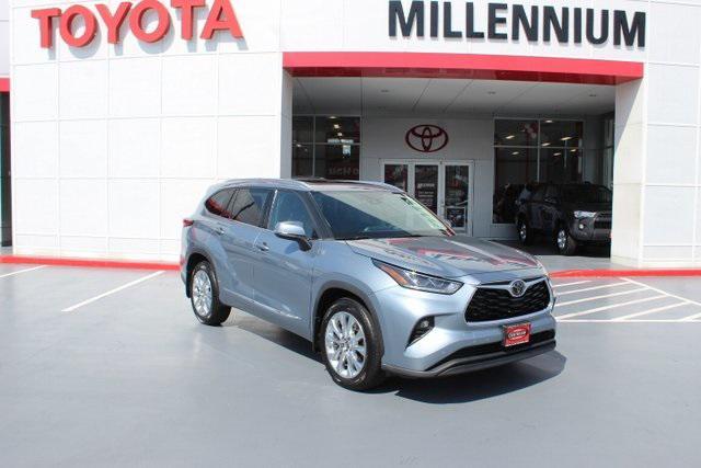 used 2021 Toyota Highlander car, priced at $35,995