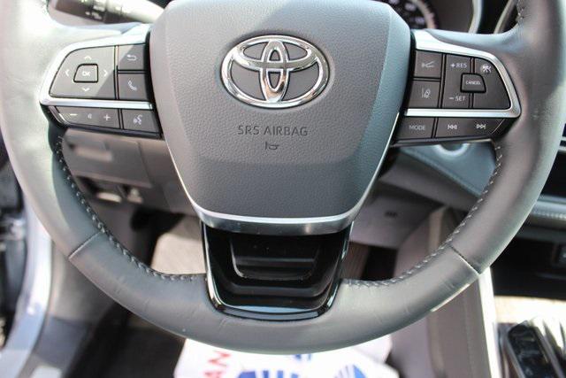 used 2021 Toyota Highlander car, priced at $35,995