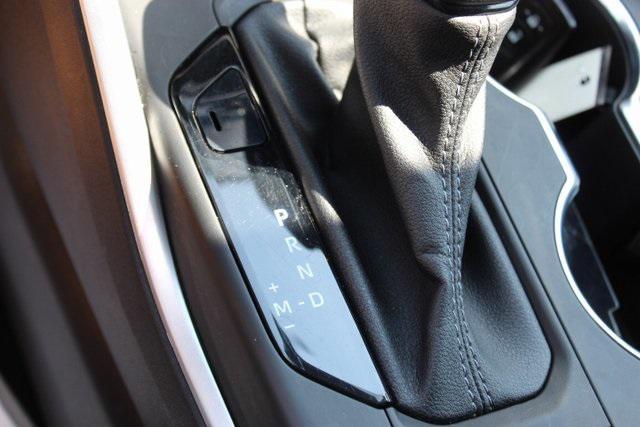 used 2022 Toyota Highlander car, priced at $31,995