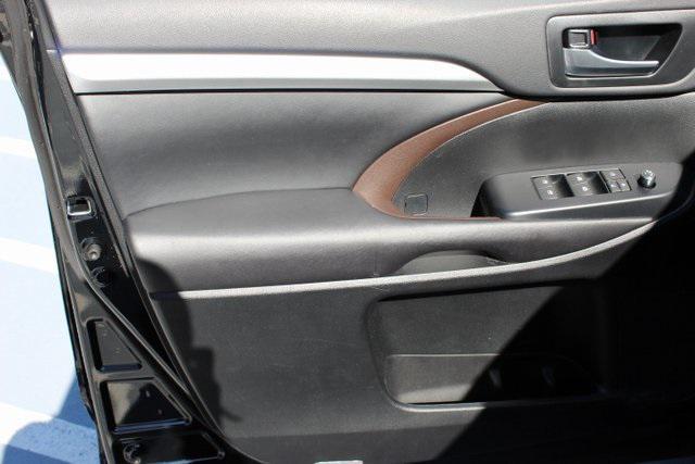 used 2017 Toyota Highlander car, priced at $23,995