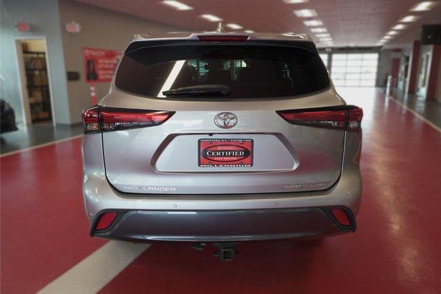 used 2022 Toyota Highlander car, priced at $41,995
