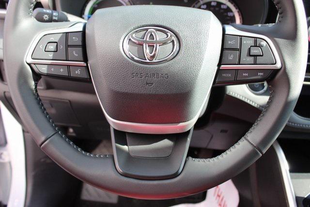 used 2023 Toyota Highlander Hybrid car, priced at $35,995