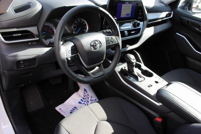 used 2023 Toyota Highlander Hybrid car, priced at $35,995