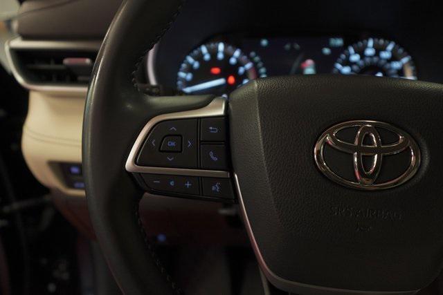 used 2022 Toyota Highlander car, priced at $38,995