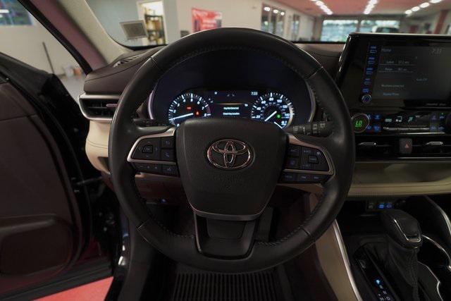 used 2022 Toyota Highlander car, priced at $38,995