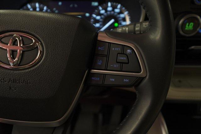 used 2022 Toyota Highlander car, priced at $38,995