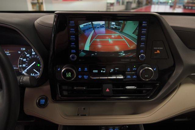 used 2022 Toyota Highlander car, priced at $38,995