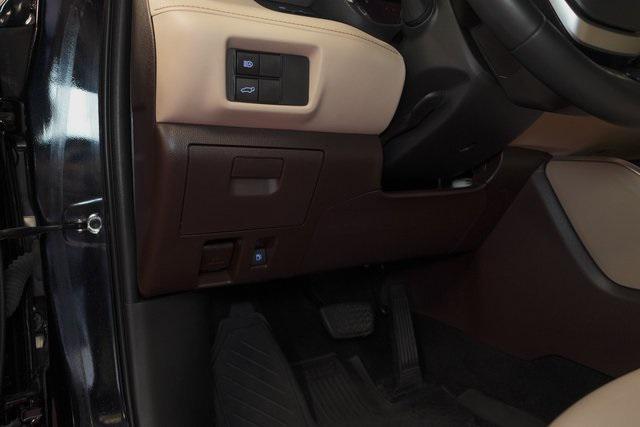 used 2022 Toyota Highlander car, priced at $38,995