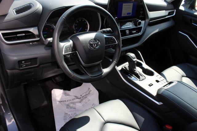used 2024 Toyota Highlander Hybrid car, priced at $47,995