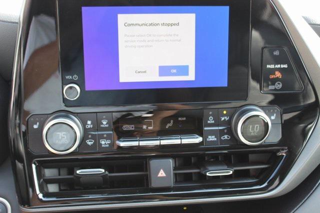 used 2024 Toyota Highlander Hybrid car, priced at $47,995
