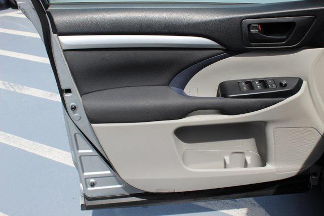used 2016 Toyota Highlander car, priced at $18,995