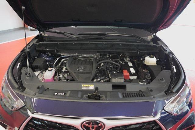 used 2023 Toyota Highlander car, priced at $41,995