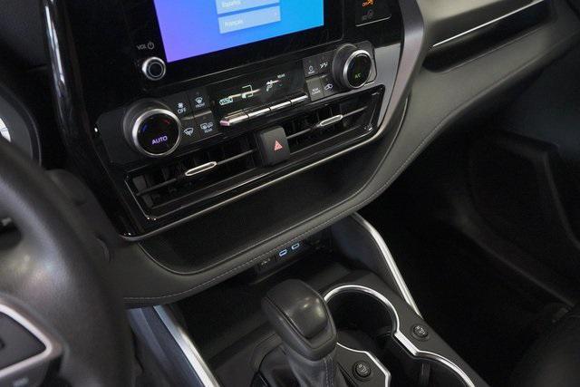 used 2023 Toyota Highlander car, priced at $41,995
