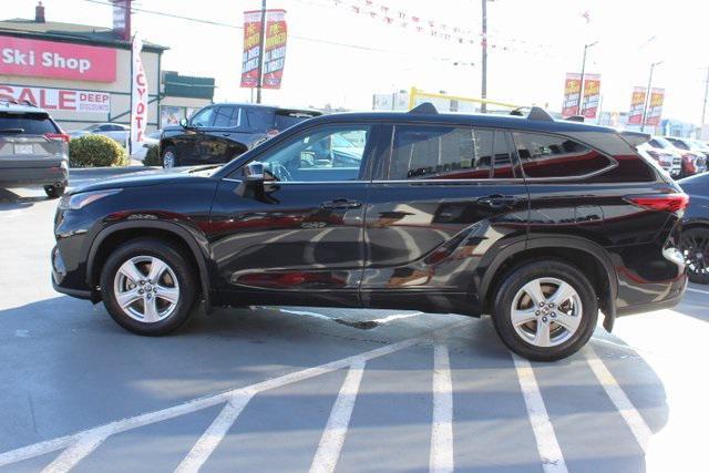 used 2022 Toyota Highlander car, priced at $29,995