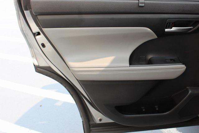 used 2021 Toyota Highlander car, priced at $33,995