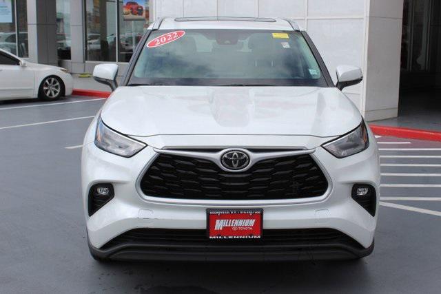 used 2022 Toyota Highlander car, priced at $37,995