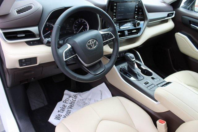 used 2022 Toyota Highlander car, priced at $37,995