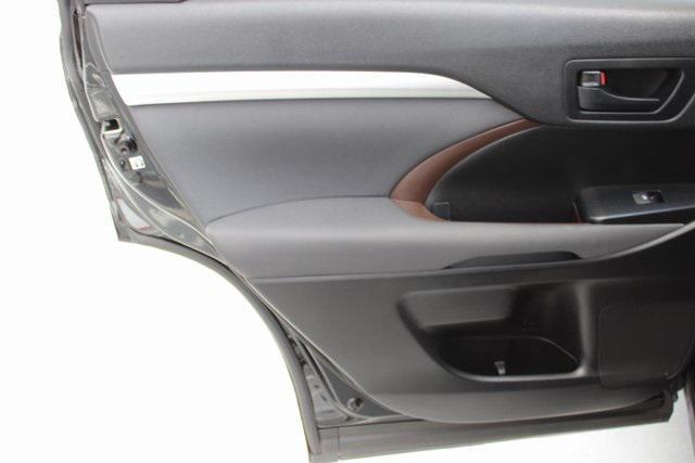 used 2019 Toyota Highlander car, priced at $24,995