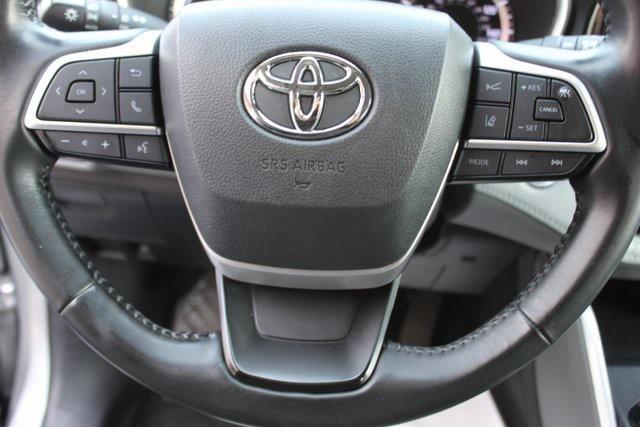 used 2023 Toyota Highlander car, priced at $32,995