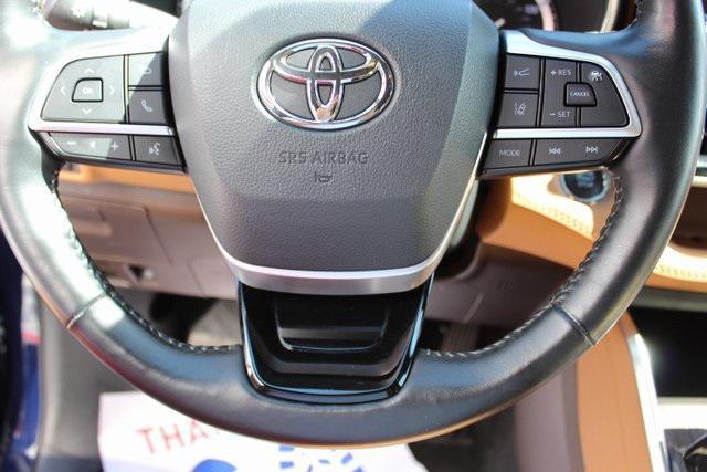 used 2022 Toyota Highlander car, priced at $43,995