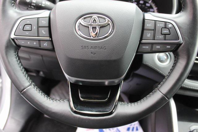 used 2021 Toyota Highlander car, priced at $32,995