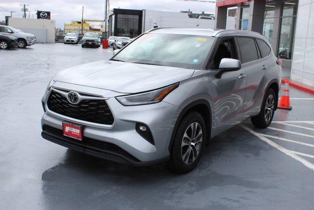 used 2021 Toyota Highlander car, priced at $32,995