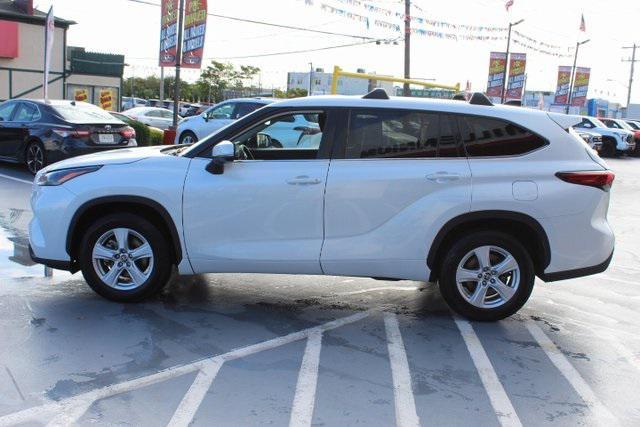 used 2022 Toyota Highlander car, priced at $29,995